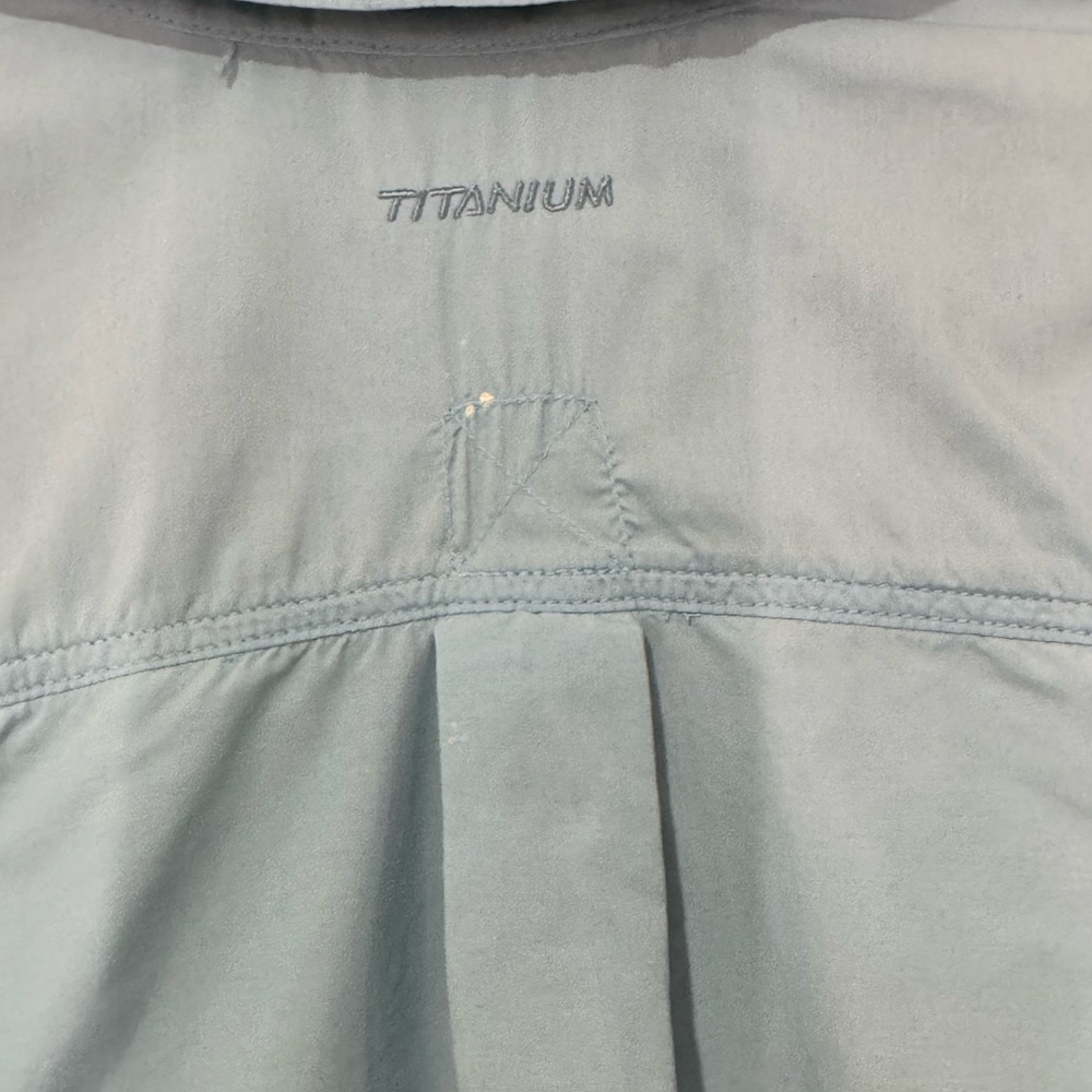 Columbia Titanium Women’s Blue Button Up Performance Shirt Medium Outdoor Hiking - Picture 10 of 10